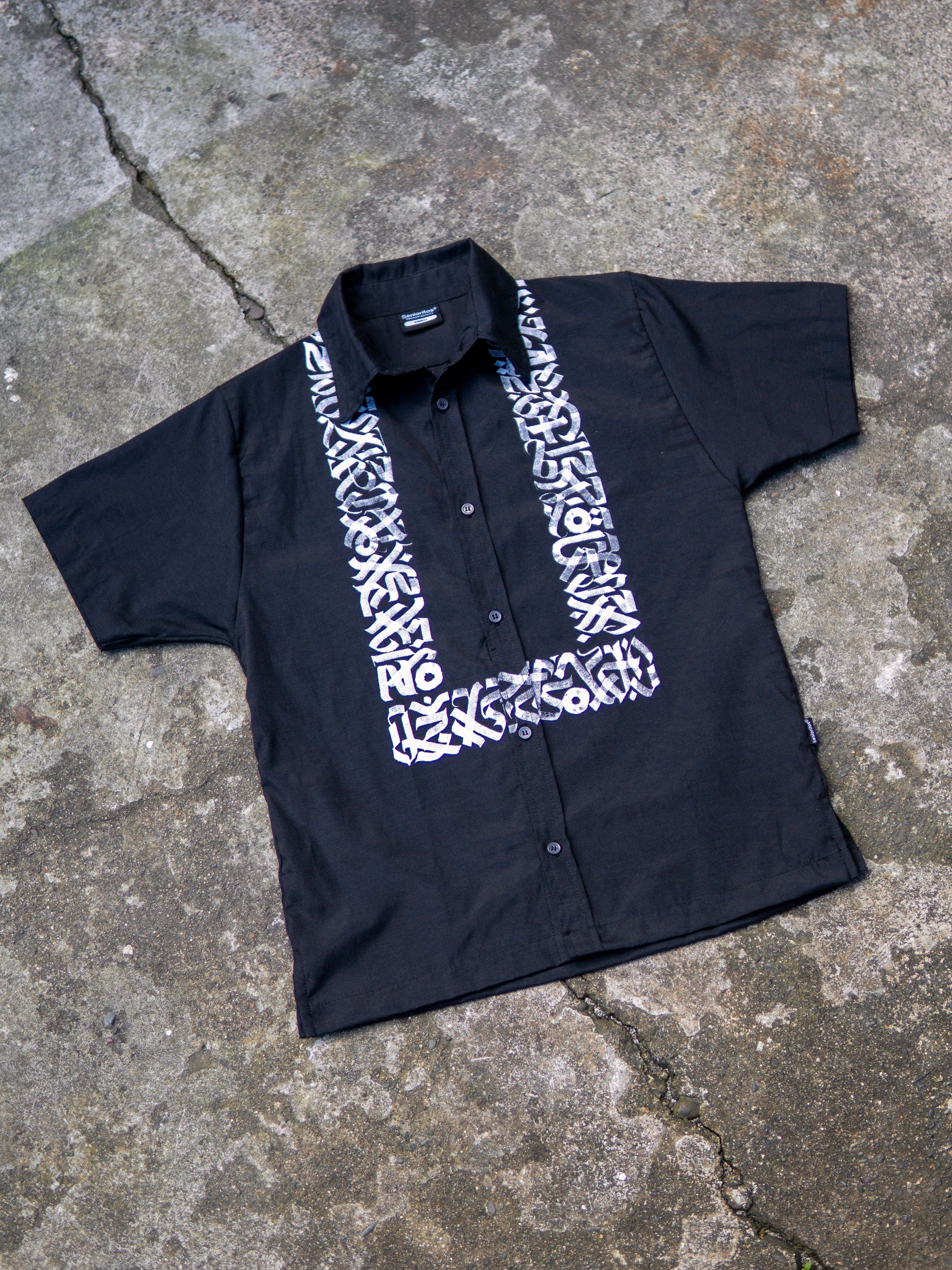CALLIGRAFFITI BUTTON DOWN POLO 01 | MATTE BLACK