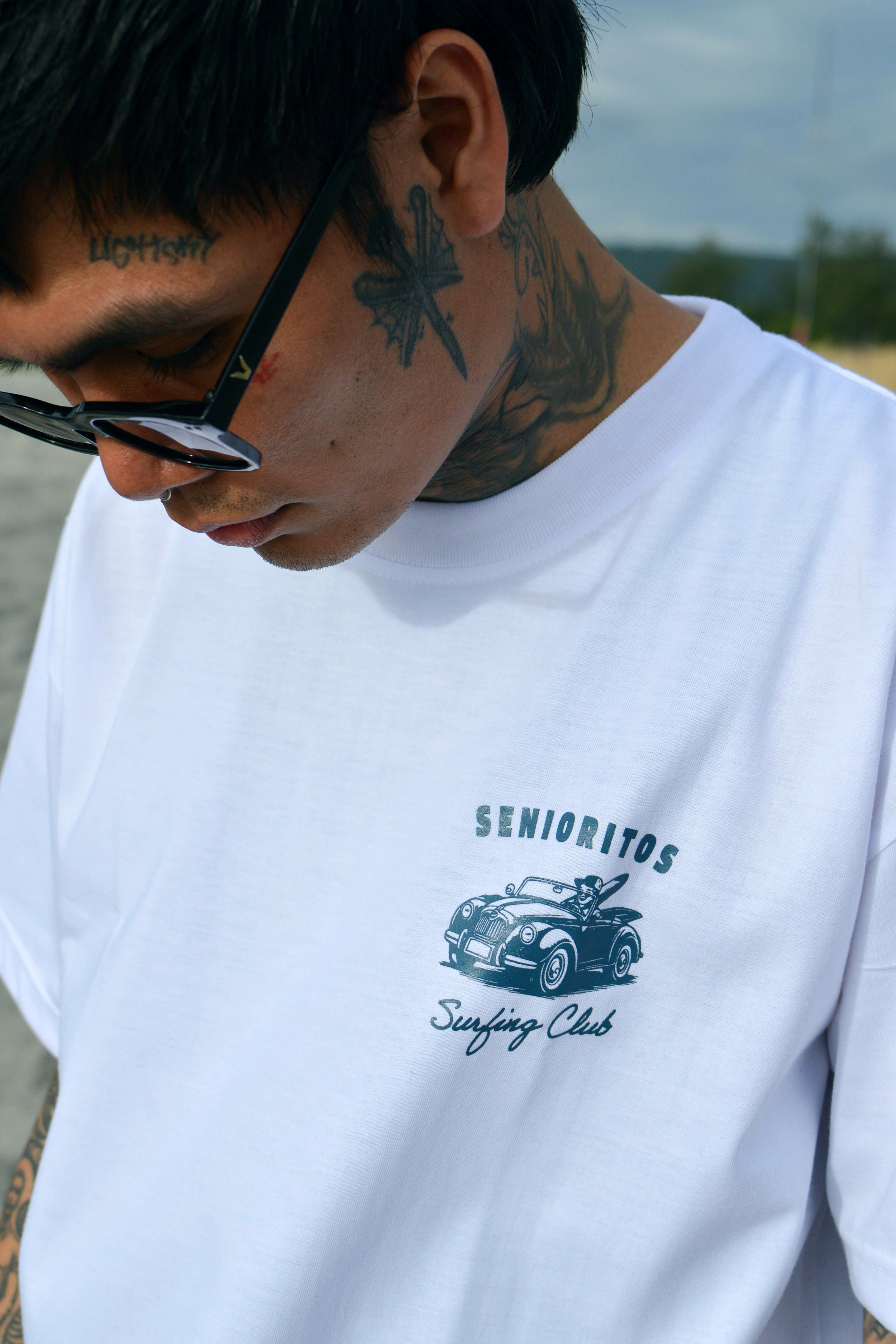 SUMMER NEVER ENDS (SURFING CLUB) TEE | WHITE